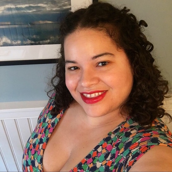 Meet your Posher, Loretta - Picture 2 of 6